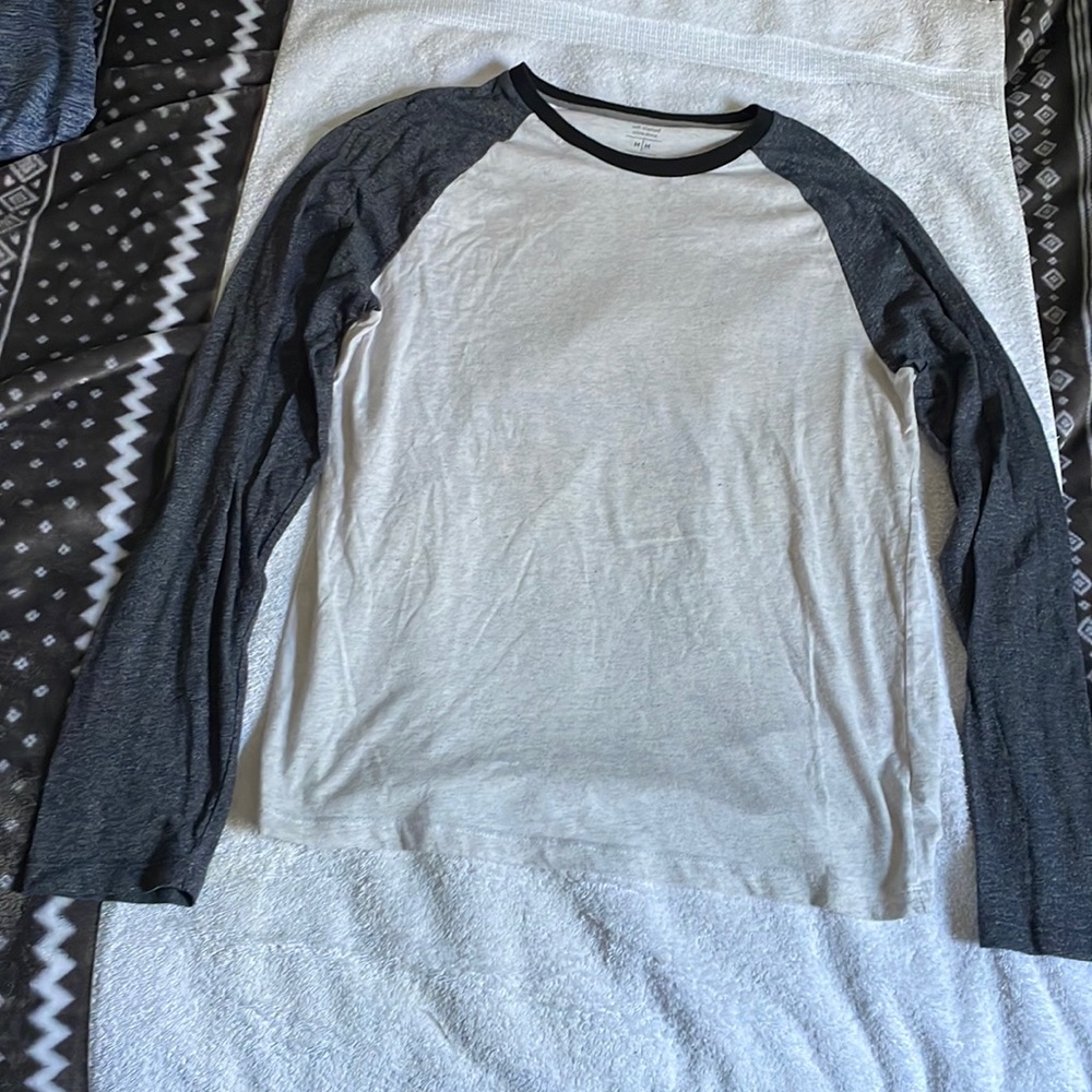 Old Navy baseball tee